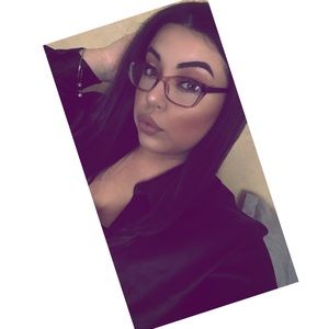 Meet your Posher, Felicia